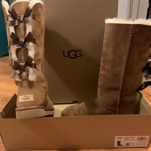 UGG boots / Bailey bow tall